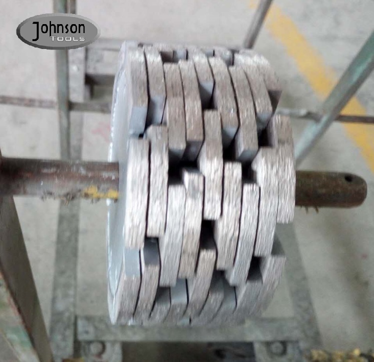 Hojas de diamante de punta plegada de 105 mm con orificio de decoración Color plateado